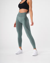 Load image into Gallery viewer, Forest Green Contour Seamless Leggings