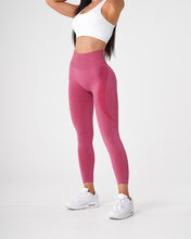 Load image into Gallery viewer, Crimson Contour Seamless Leggings